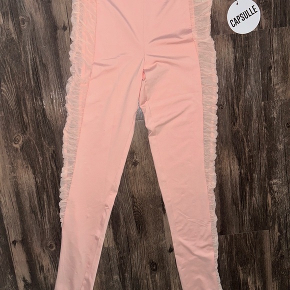 2 PC Legging w/ One-Shoulder Tank Set. Stretchy material. 10/ 10 recommend‼️ - Picture 2 of 10